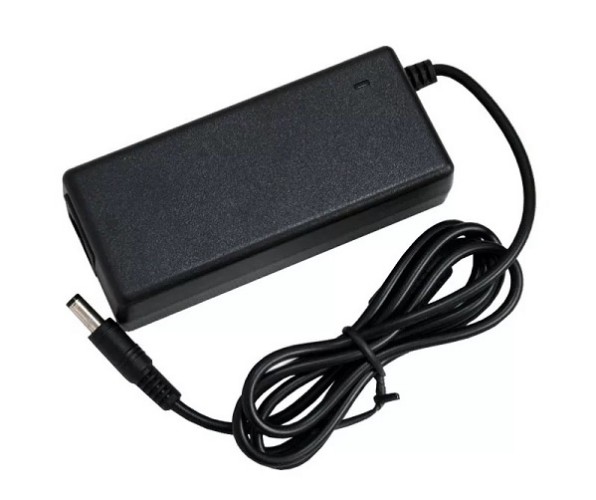 Adaptador de Corriente de 9V-3A